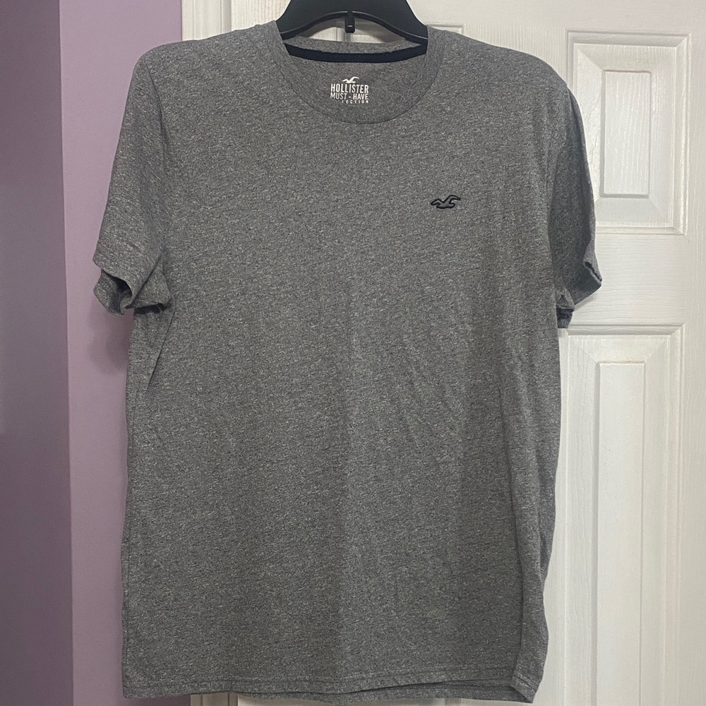 Hollister Men's Heather Gray Short Sleeve Tee